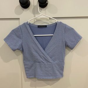 Brandy Melville cropped shirt